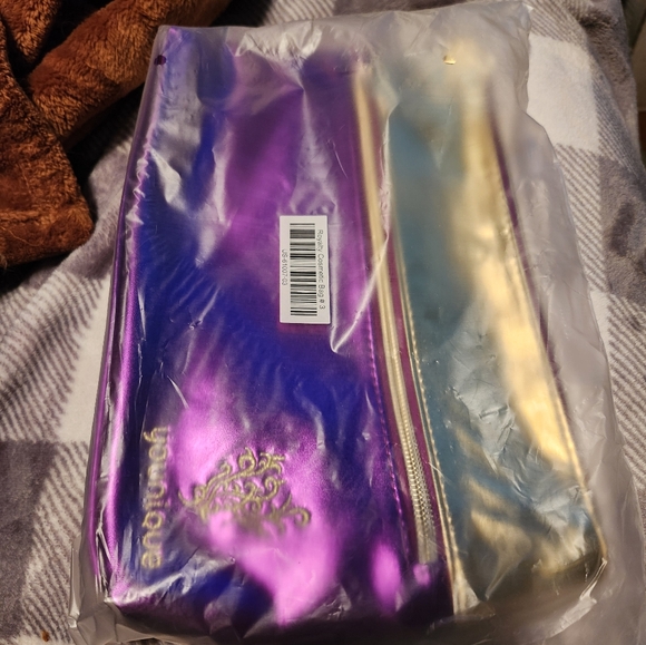 Younique Royalty Cosmetic bag #3 - Picture 3 of 6